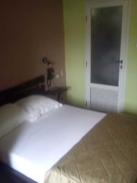 Roza Hotel Bab-Ezzouar ภายนอก รูปภาพ